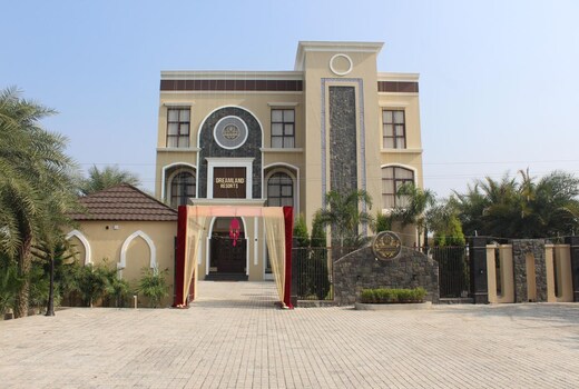 Dreamland Resorts
