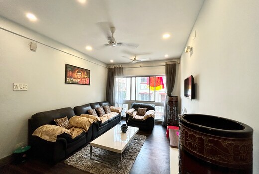 Lavish 2BHK Serviced Apartment in Ballygunge Place