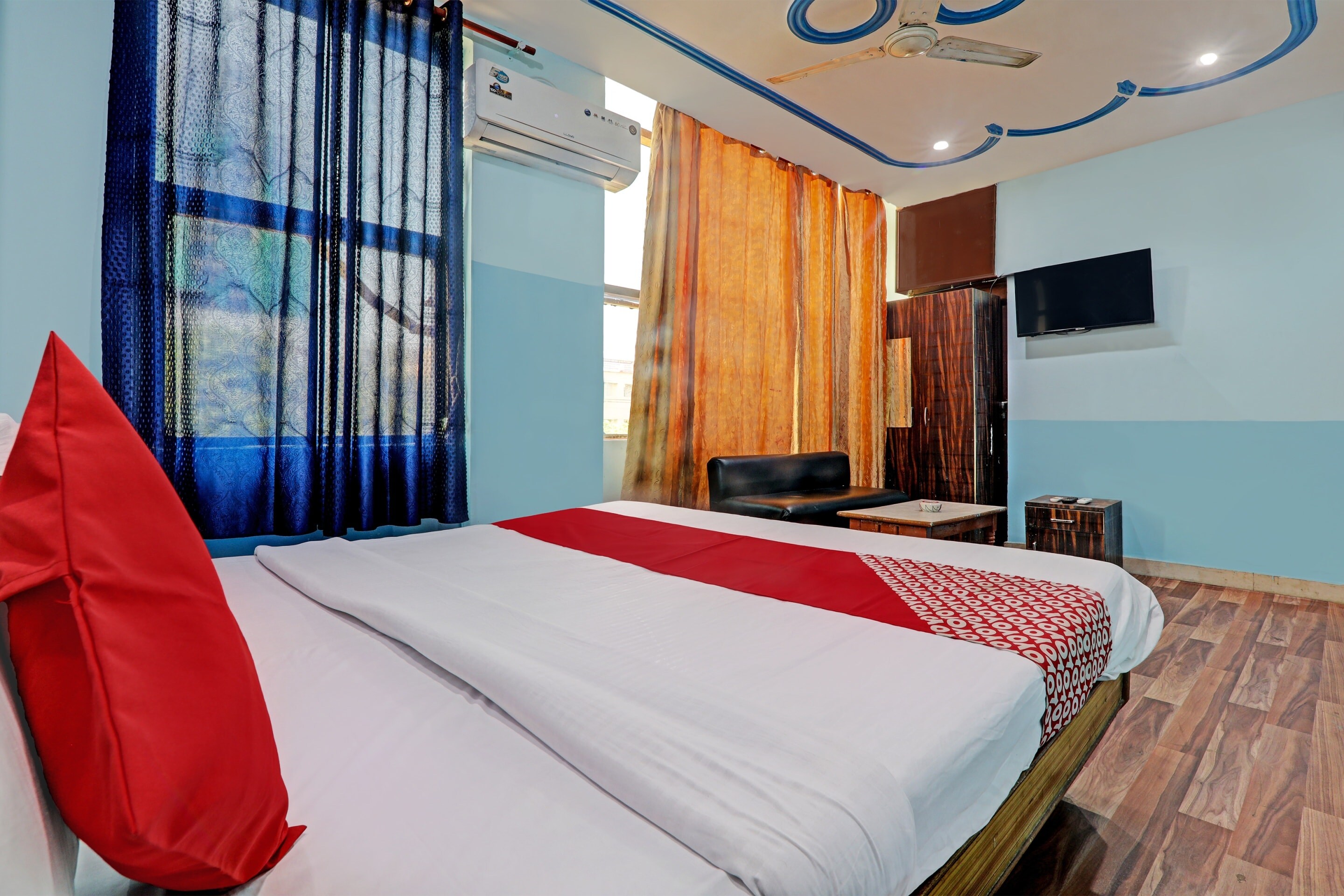 Hotel O WHITE SWAN