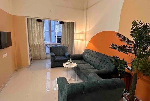 Autumn | 1 BHK Apartment with Bathtub