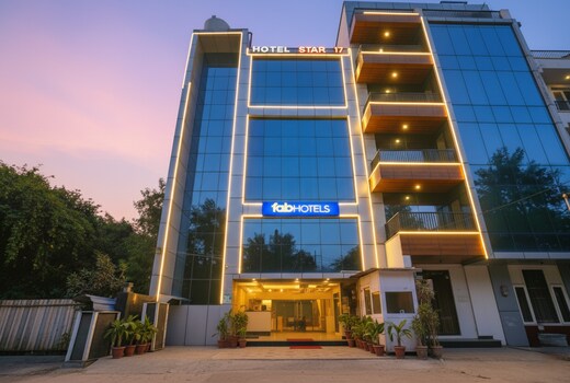 FabHotel Prime Green Lotus Star 17 - Nr. Yashobhoomi Convention Centre