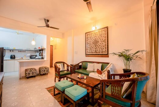 Verde Zero Fee 1BHK Pool Candolim Beach