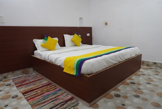 HOTEL SUNSET INN
