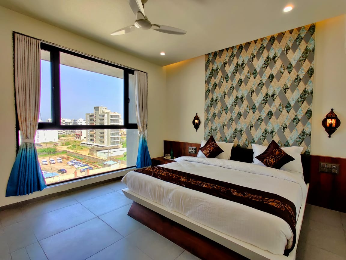 The White Flora Hotel