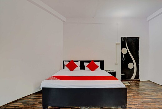 Hotel O Samrat