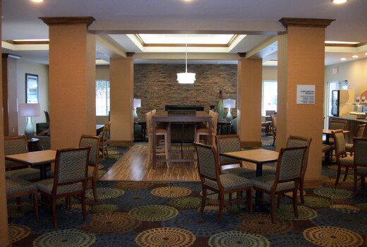 Holiday Inn Express - Cortland