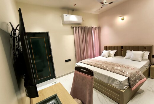 SAANG INN HOTEL & RESTOURENT