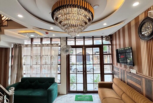 Hotel Paradise Stays | 200m from Golden Temple