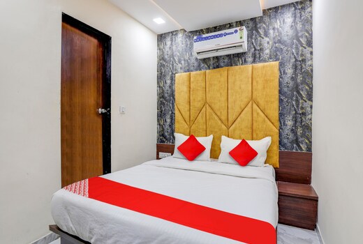 OYO 818302 HOTEL KING VIEW