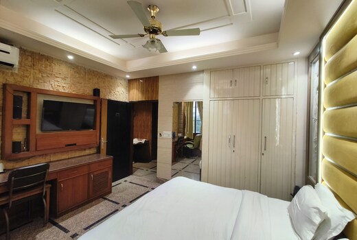 Stay@203