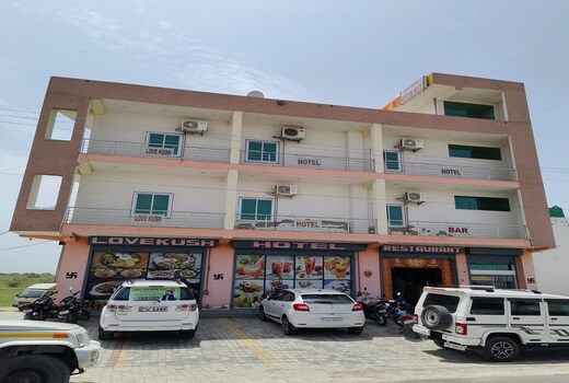 LOVE KUSH HOTEL