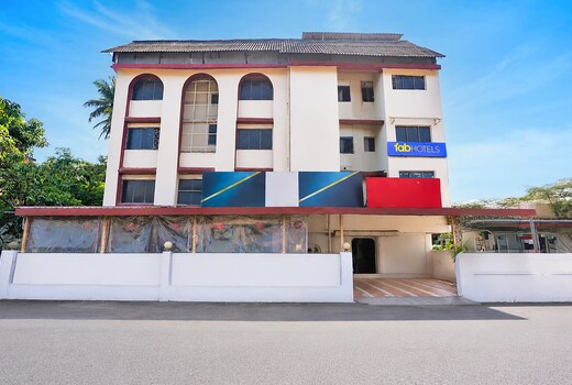 FabHotel Kamal Palace