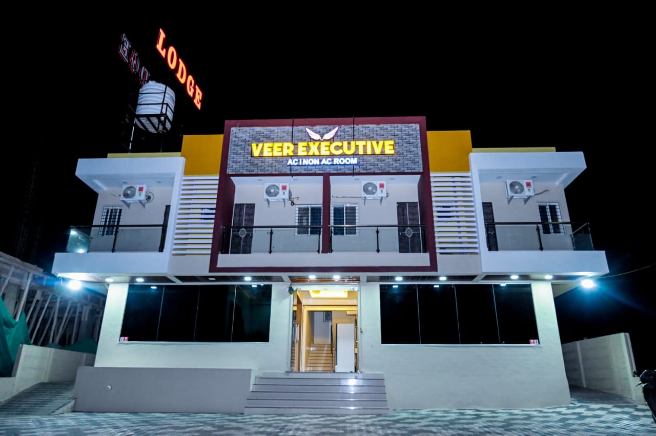 Veeer Executive Lodging, Jejuri