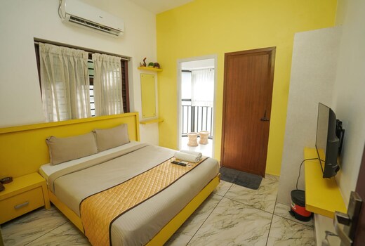 Twinn Waves | 500 meter from Calicut Beach