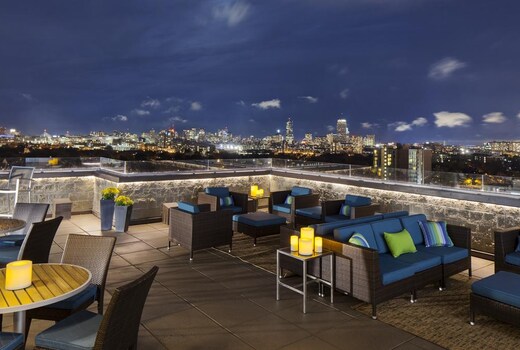 DoubleTree Suites by Hilton Hotel Boston - Cambridge