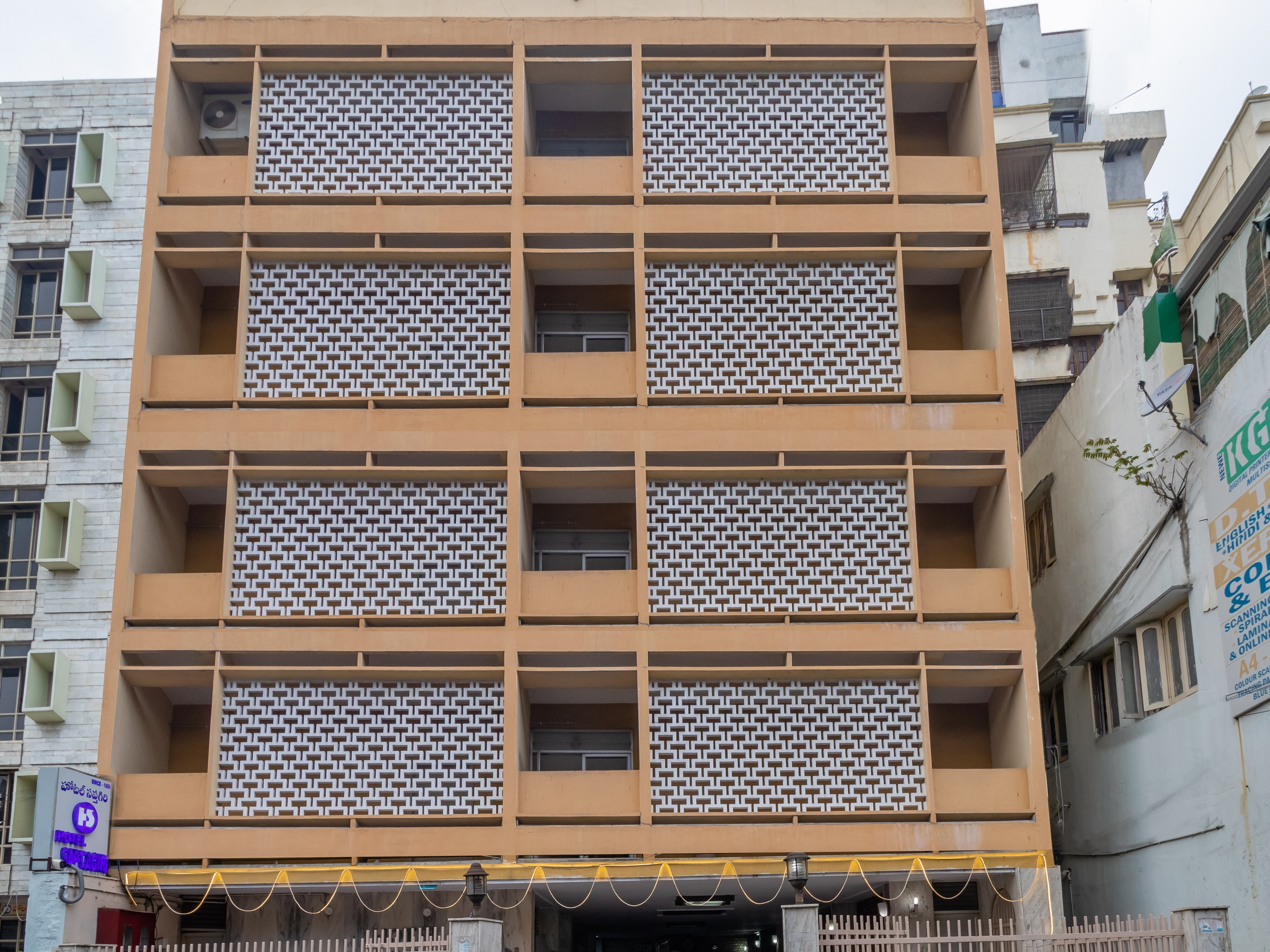 Hotel Saptagiri Abids