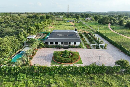DEERS CREEK FARMHOUSE