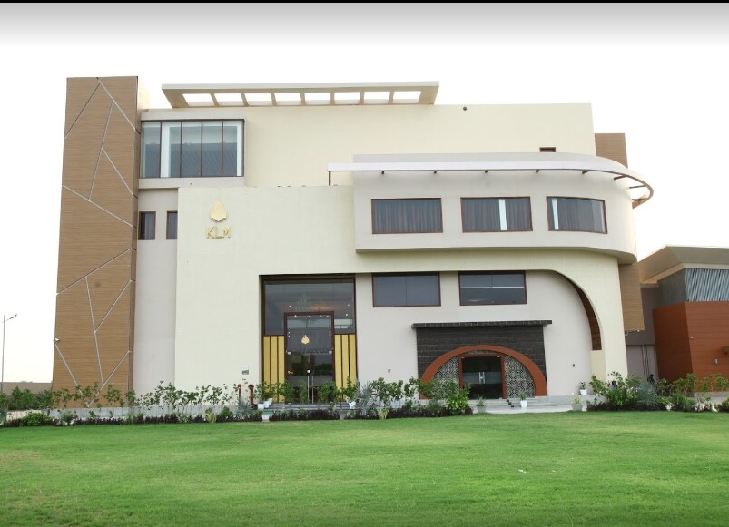 KLM Hotel & Resort