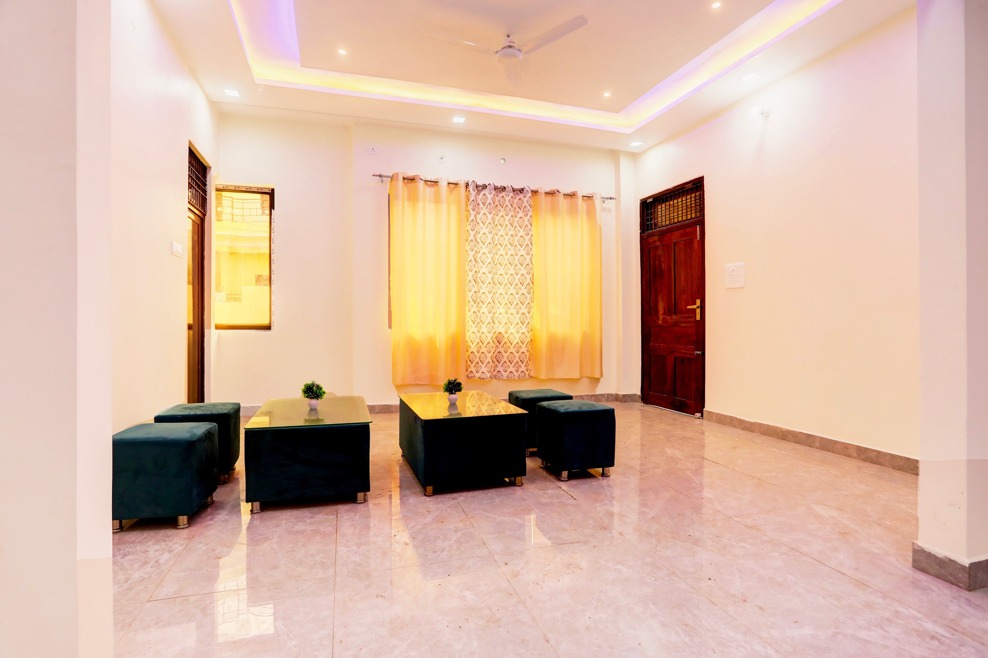 Hotel O Diamond Hotel and restaurant