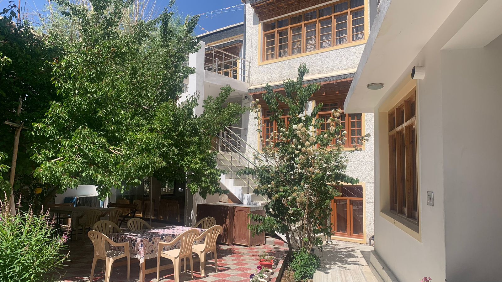 Ser Dung Guest House