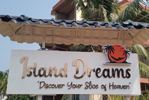 ISLAND DREAMS
