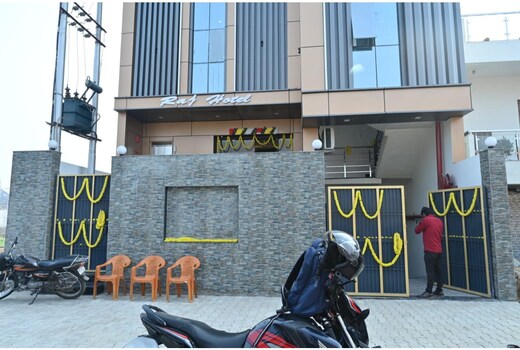 RAJ HOTEL