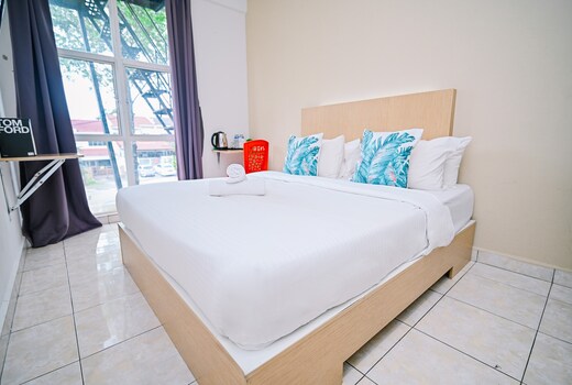 Swing & Pillows - KL Sri Petaling