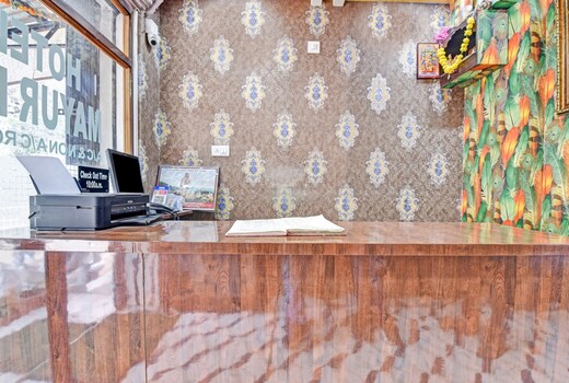 HOTEL GIRDHAR PALACE