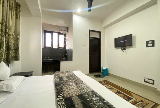 Hotel Royal Pamposh, Srinagar