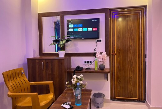 HOTEL THE ANAND
