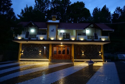 The Alpine Inn