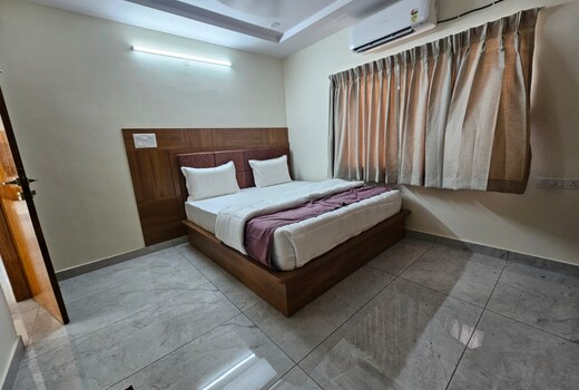 S & S Hometel Rooms