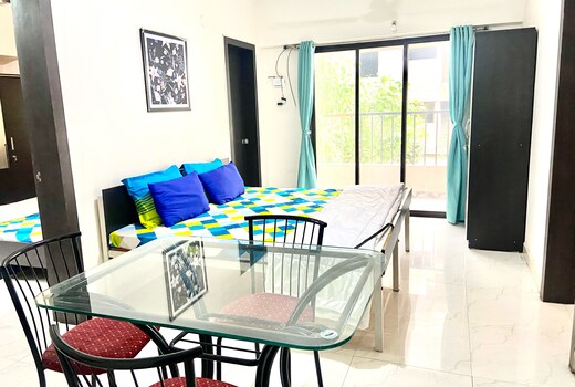 Peaceful 2 BHK Flat with Wi Fi Free Parking