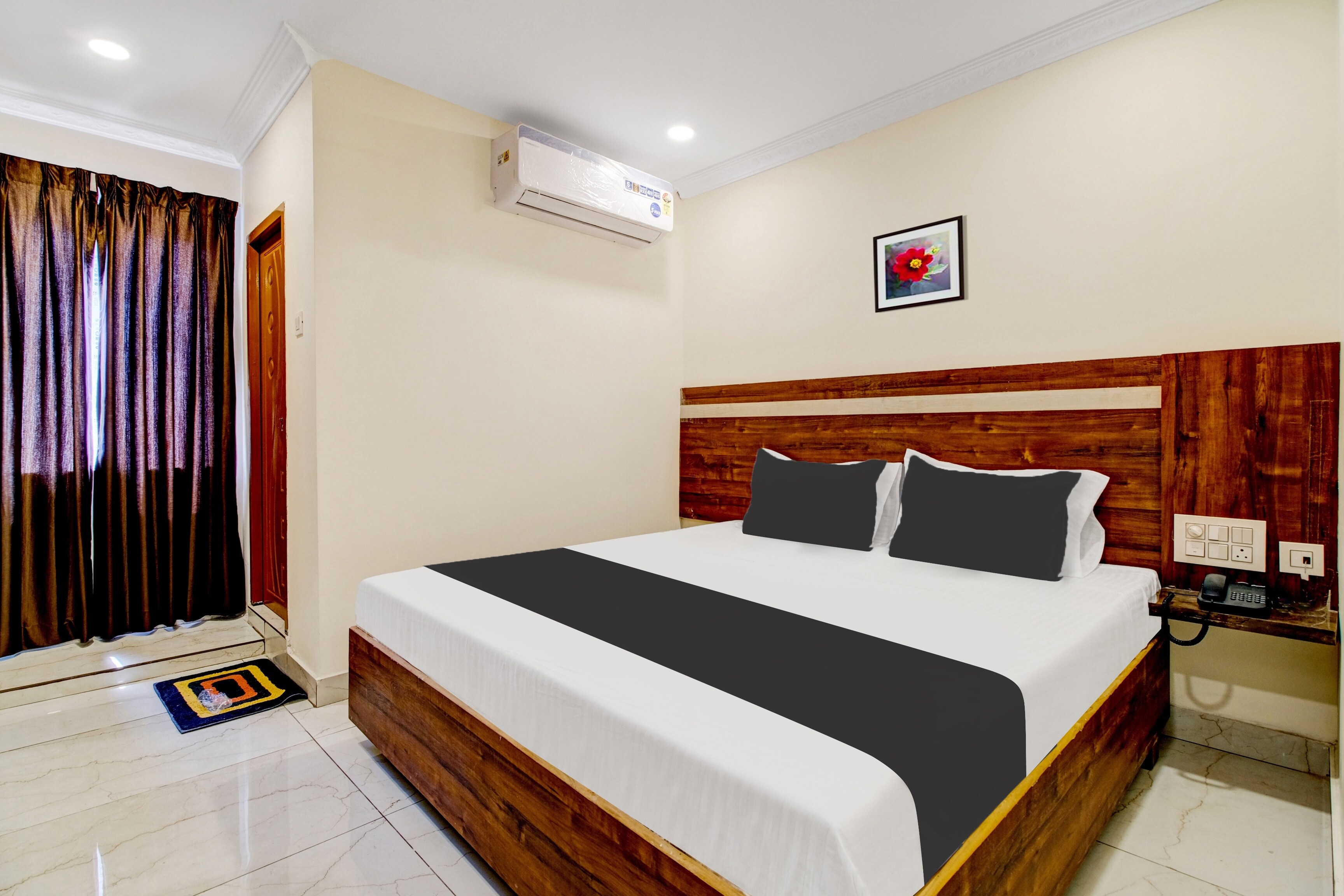 Hotel O Leela Elite