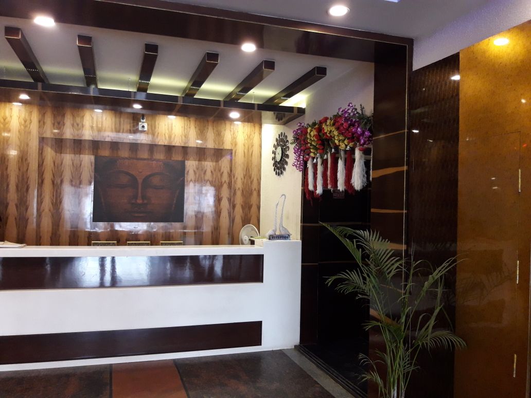 Hotel Minakshi International