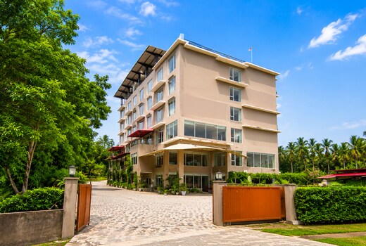 YASHSHREE NAMDANG PREMIER HOTEL & BANQUET