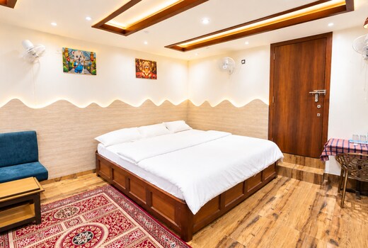 Hotel Sagar 500Meter from Baba Mandir