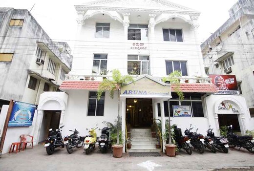 Hotel Aruna International
