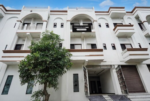 Super Townhouse Oak Char Dham Vrindavan