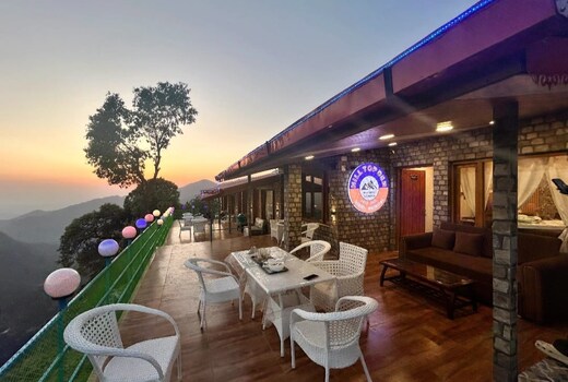 HillTop Den