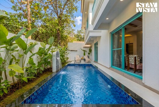 StayVista at Casa De Sai w/ Pool & Bathtub