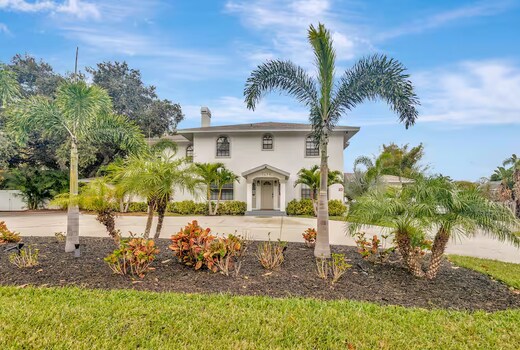 Huge 8BR w HTD Pool, Ensuites, Games, Near Beach