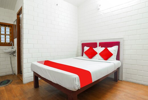 Collection O Manyura Hotels & Resorts