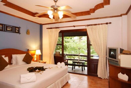 Salad Beach Resort