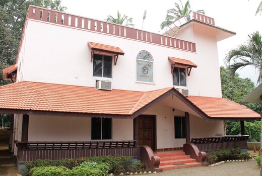 Kuttralam Resorts