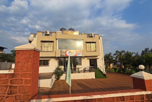 Hotel Riveria Shinde stays