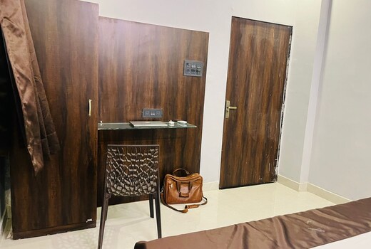 Hotel Manak Inn