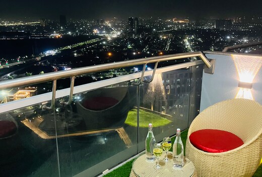 The Luxury Lodge