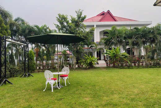 Chet's Residency