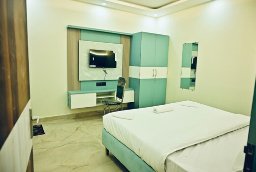 Kuber Palacee..
